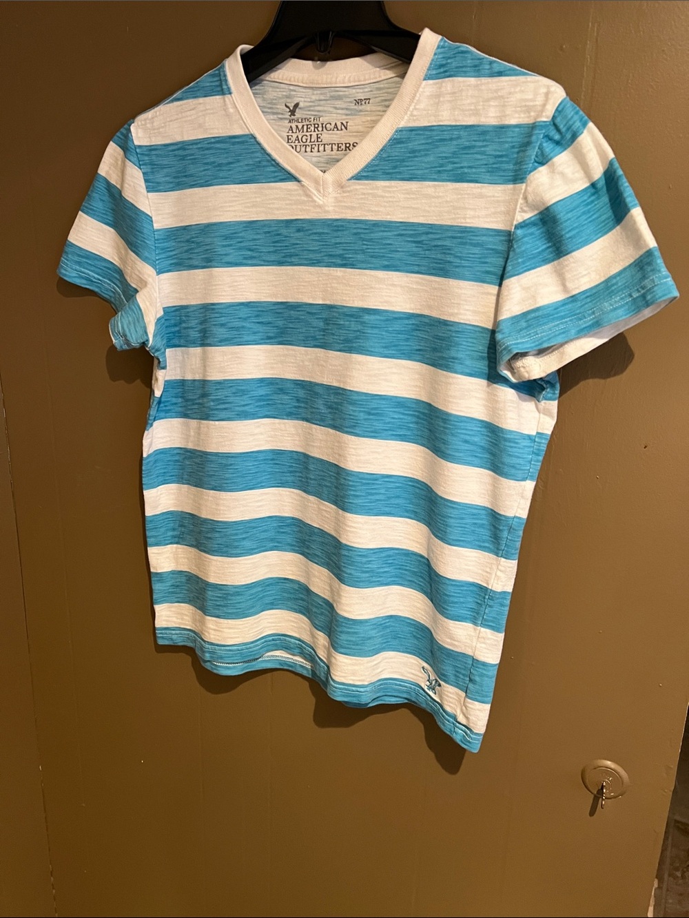 American Eagle Outfitters Men's Teal and White Striped V-Neck Tee Sz M